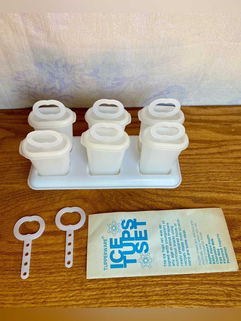 Vintage Tupperware Ice Tups set